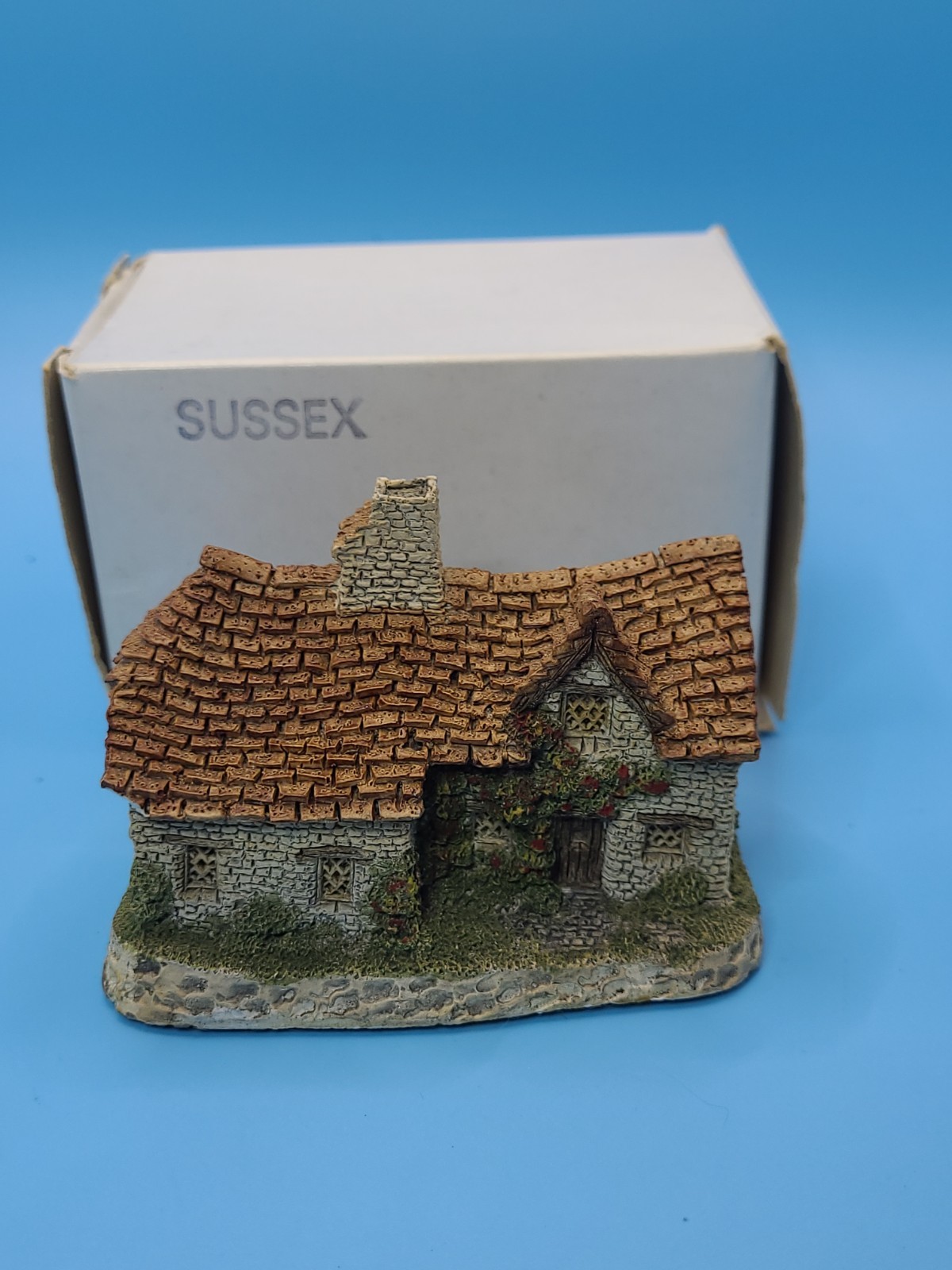 Vintage 1982 David Winter Sussex Cottage House Figurine Decoration England