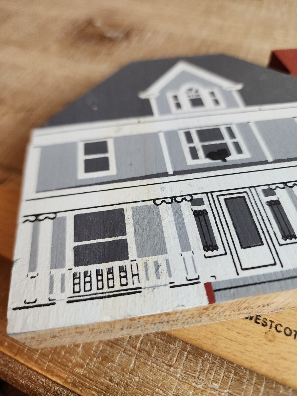 The Cat’s Meow – Multiple Series Lot Of 5 Pieces Buildings/light House/Boat Shop