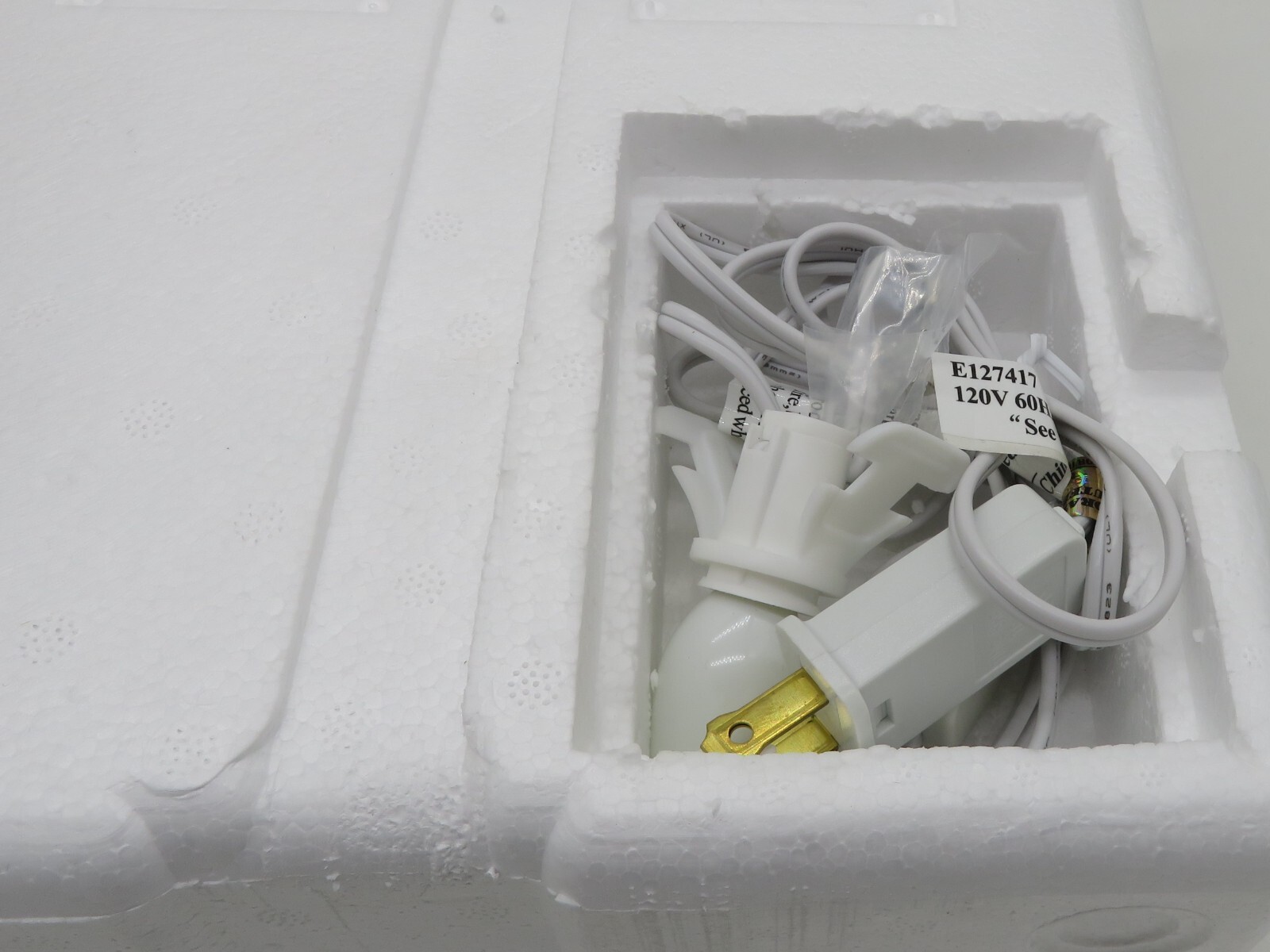 2015 Lemax SWEETALICIOUS CANDY SHOP Store Christmas Holiday Village Town