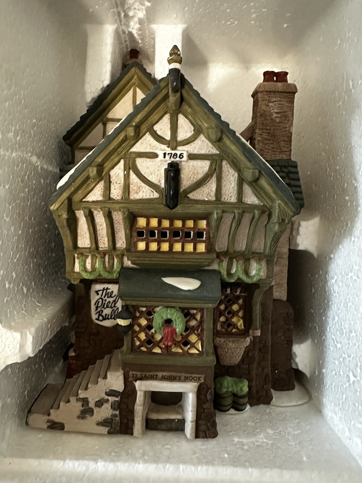 NEW DEPT 56 Charles Dickens Heritage The Pied Bull Inn 2nd Edition 1993 #5751-7
