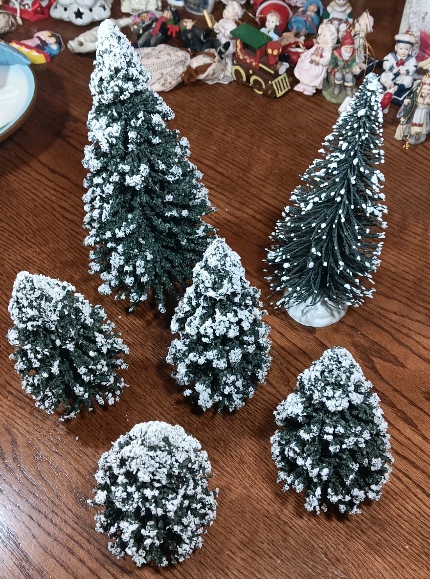 Lemax Christmas Tree Lot Mixed With Other Unknown Brand 21 Total Pieces