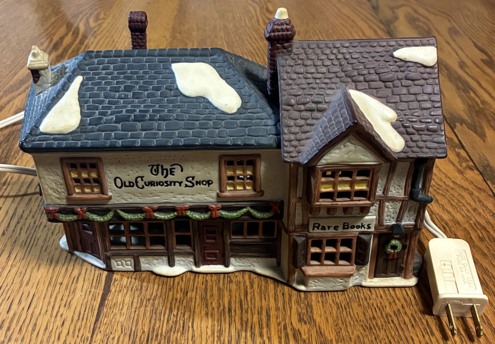 Dept. 56 Vintage & Retired The Old Curosity Shop & Rare Books Lighted Building