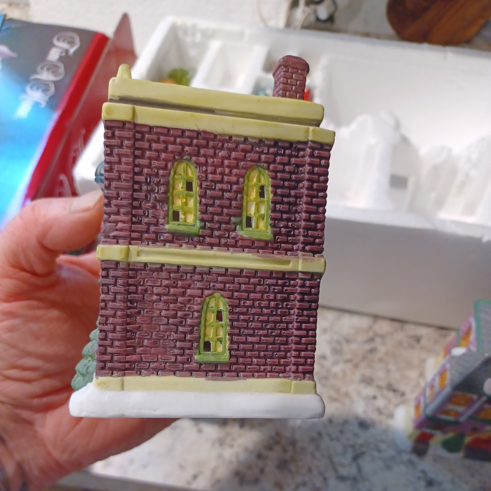 Holiday Village- TRIM A HOME- 3 lighted Buildings-post office,bank,fire station