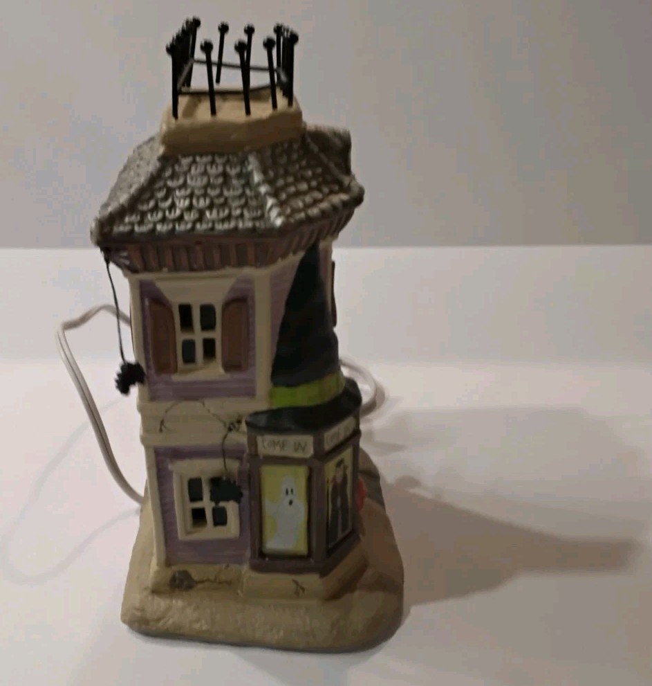 Holiday Inspirations Casper’s Costume Shoppe Lighted House Susan Winget 2013