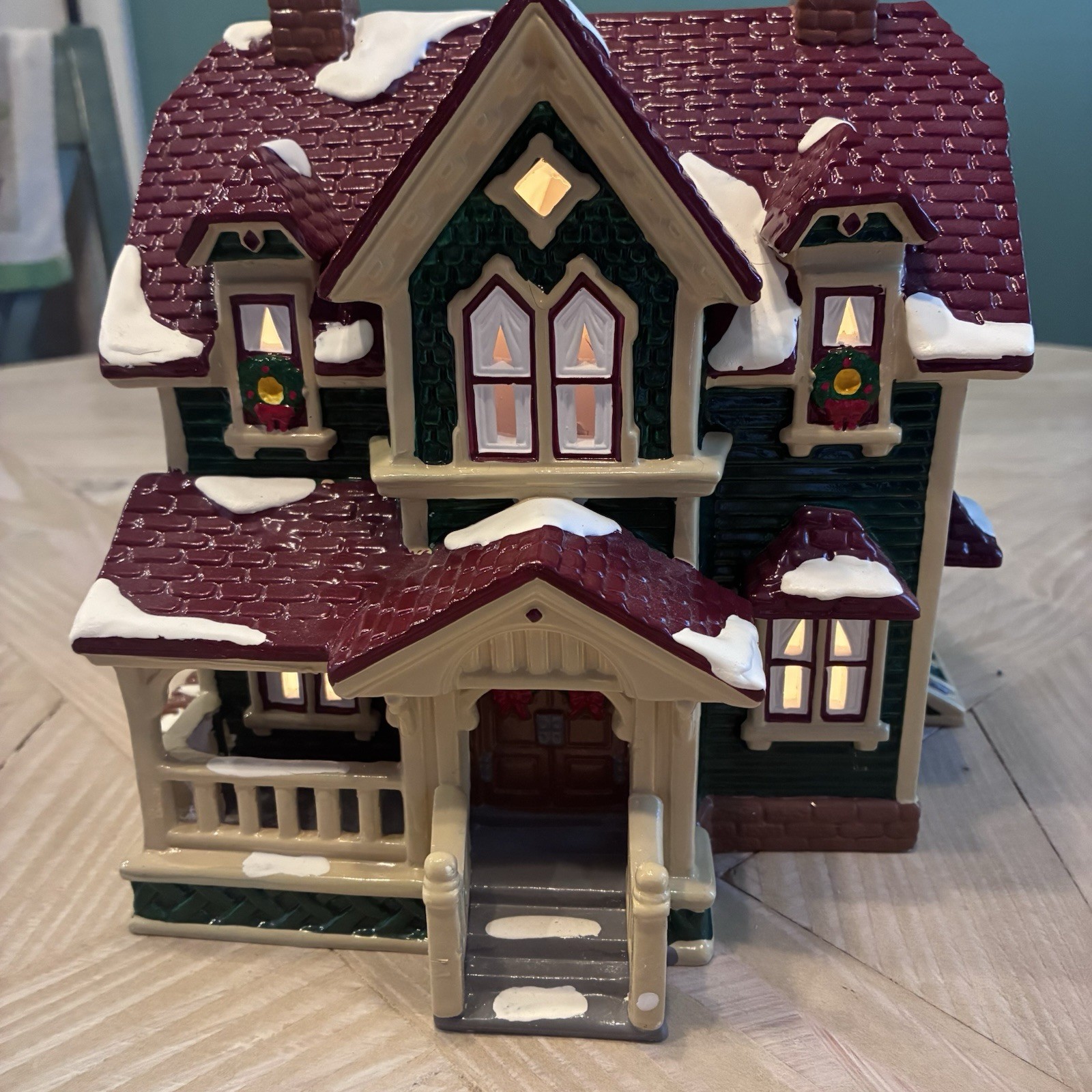 Department 56 Snow Village Hartford House Illuminated Hand Painted Ceramic