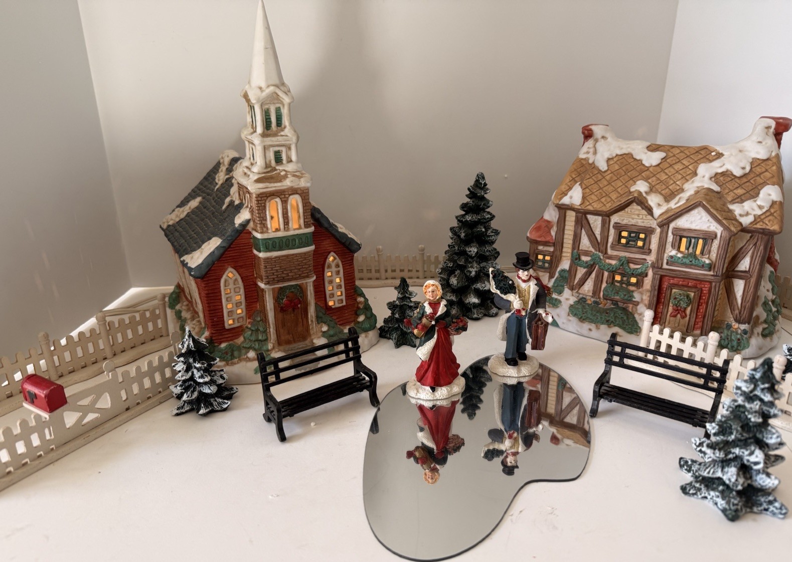 1991 Mervyn’s Ceramic Village Square 18 Piece Starter Set Lighted Missing 1 Tree