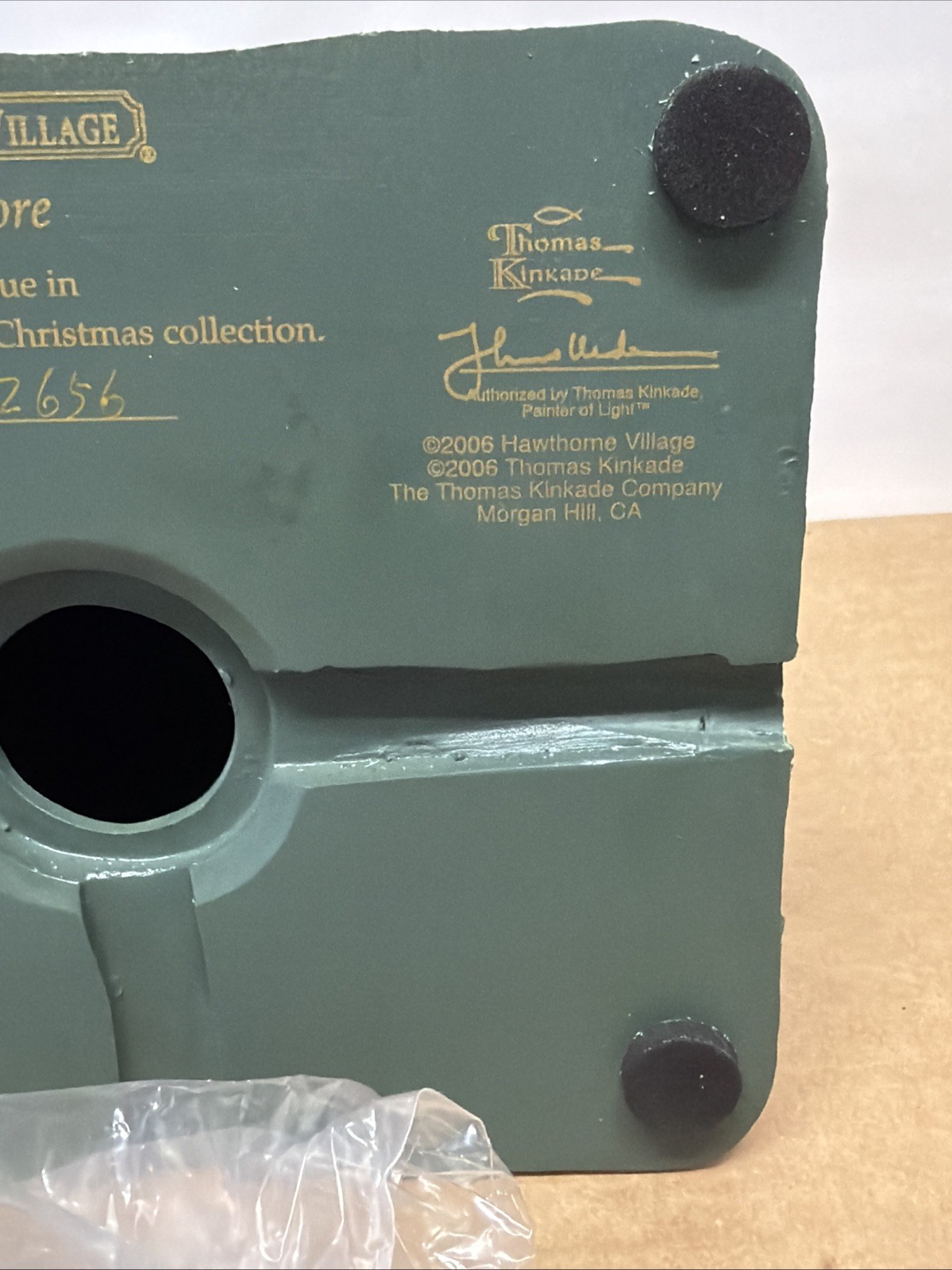 2019 Thomas Kinkade Hawthorne Village “Fabric Store” Christmas Village RARE