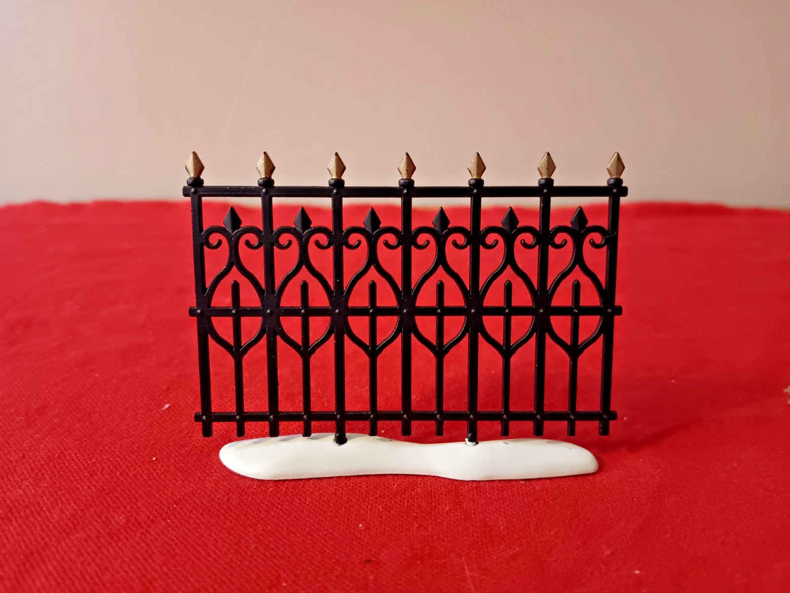 Department 56 Cast Iron Fence, One Piece