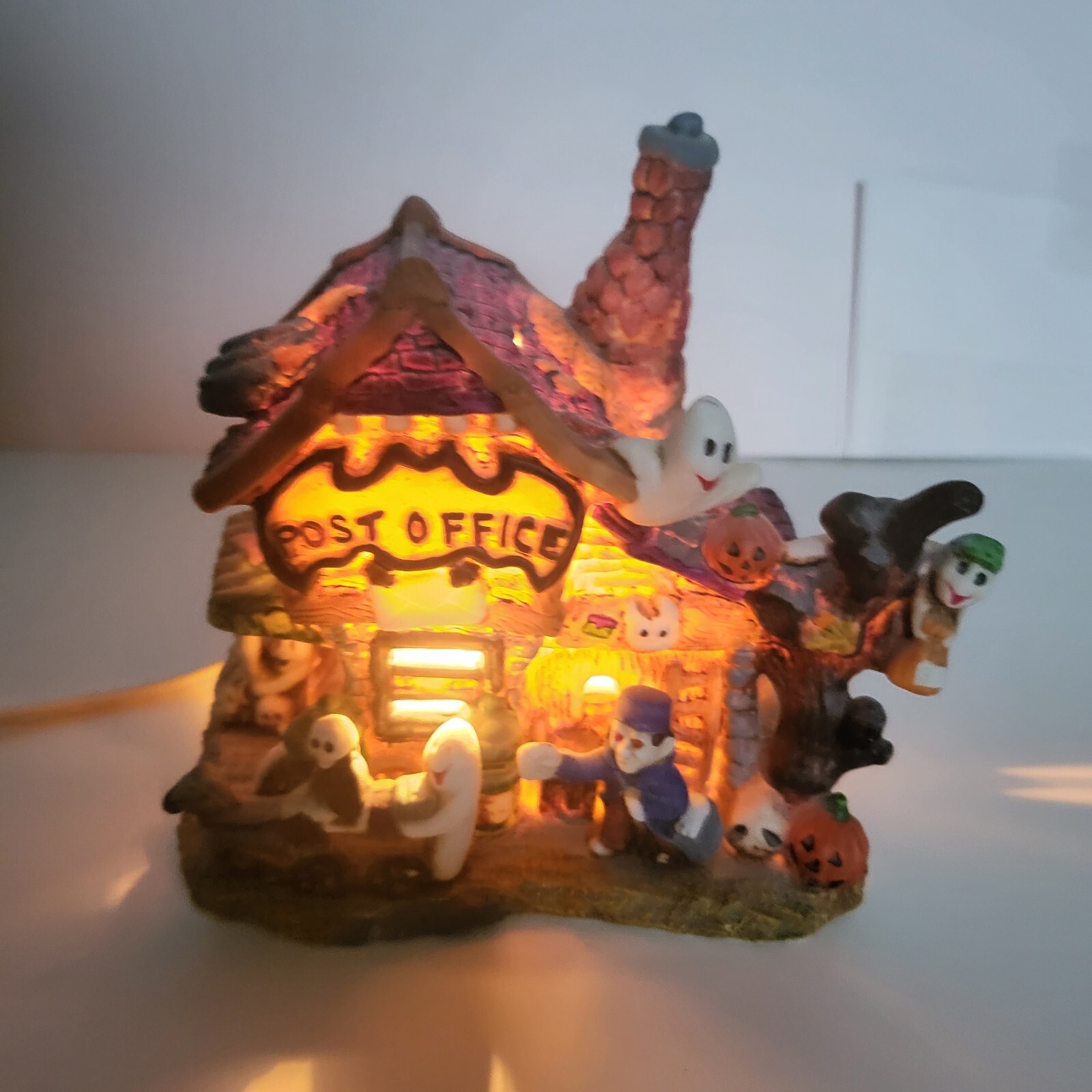 Spooky Hollow POST OFFICE lighted Halloween House porcelain Figure w/Box