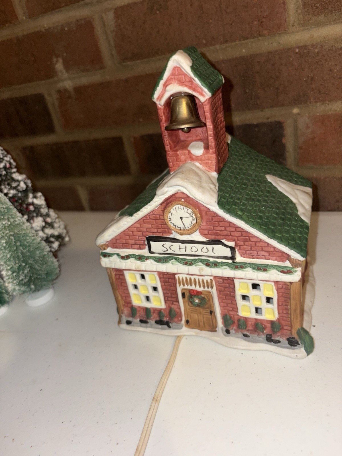 Vintage Dickensville Collectables NOMA Porcelain Lighted School House Christmas