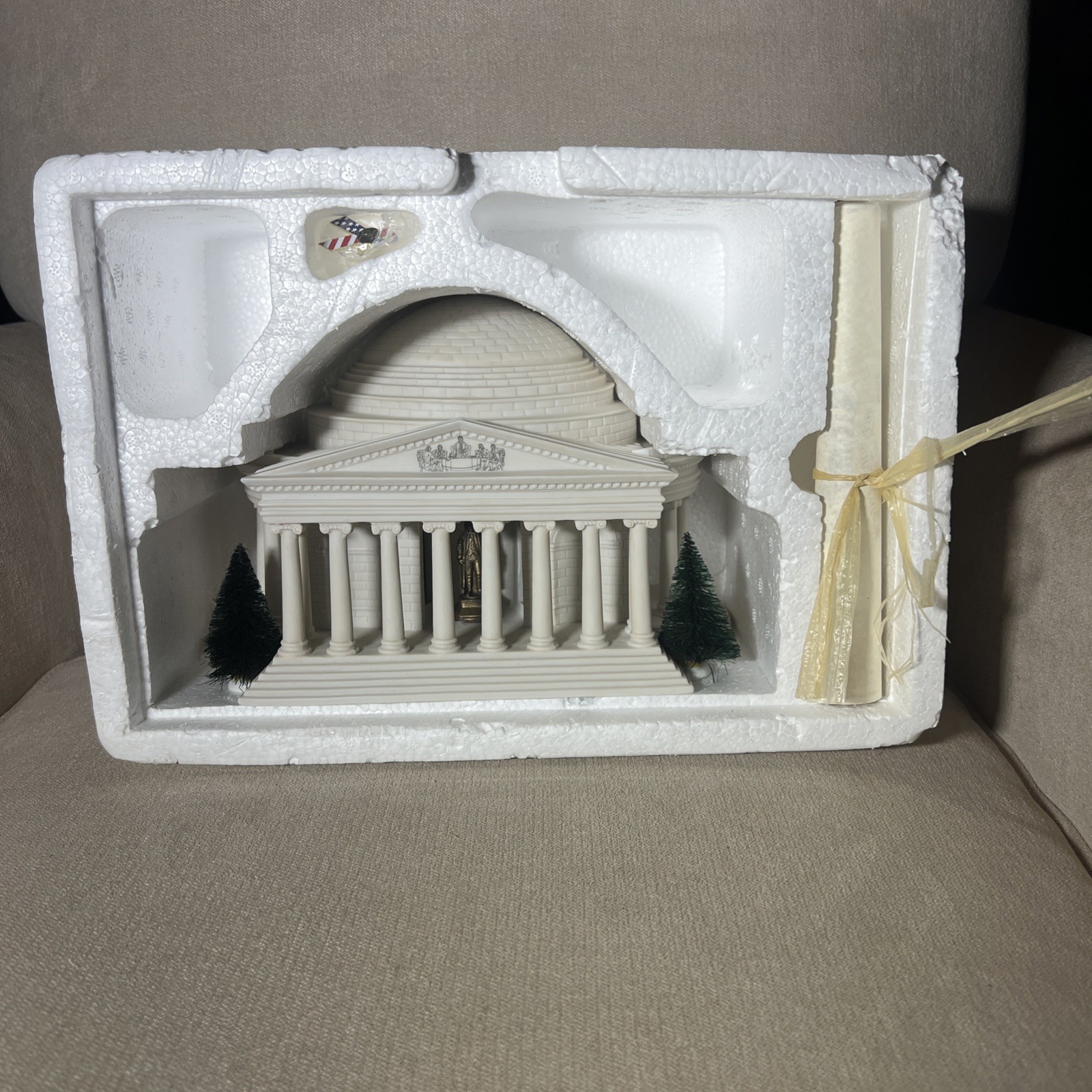 Dept 56 American Pride Collection Jefferson Memorial Patriot Pin & Scroll NO Box