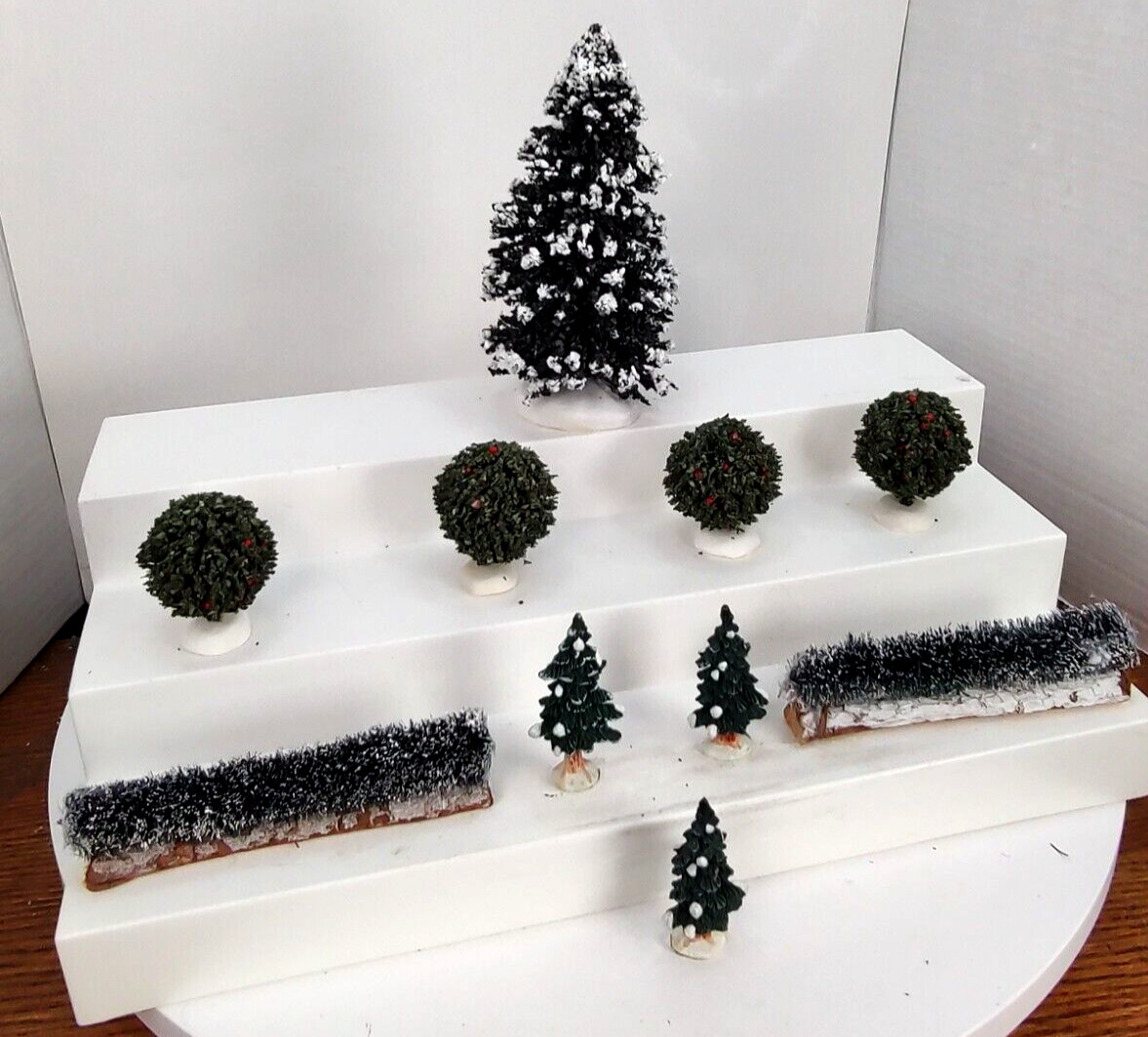Lemax 10 Assorted 3 Resin Pines/4 Brush’s 2 Hedges/Frosted Pine Tree Accessorys