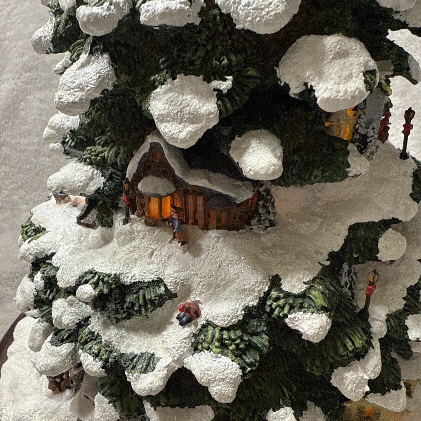 Thomas Kinkade “Village Christmas” Illuminated Tree Works With Batteries