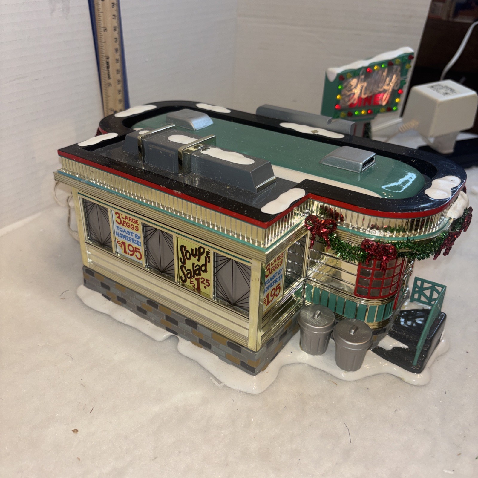 Dept. 56 The Original Snow Village Shelly’s Diner No. 55008 2 Piece Set Working