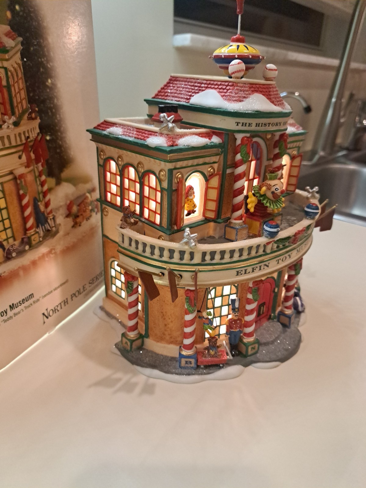 Dept 56 Elfin Toy Museum #56.56959 NORTH POLE SERIES/ EUC/ COMPLETE