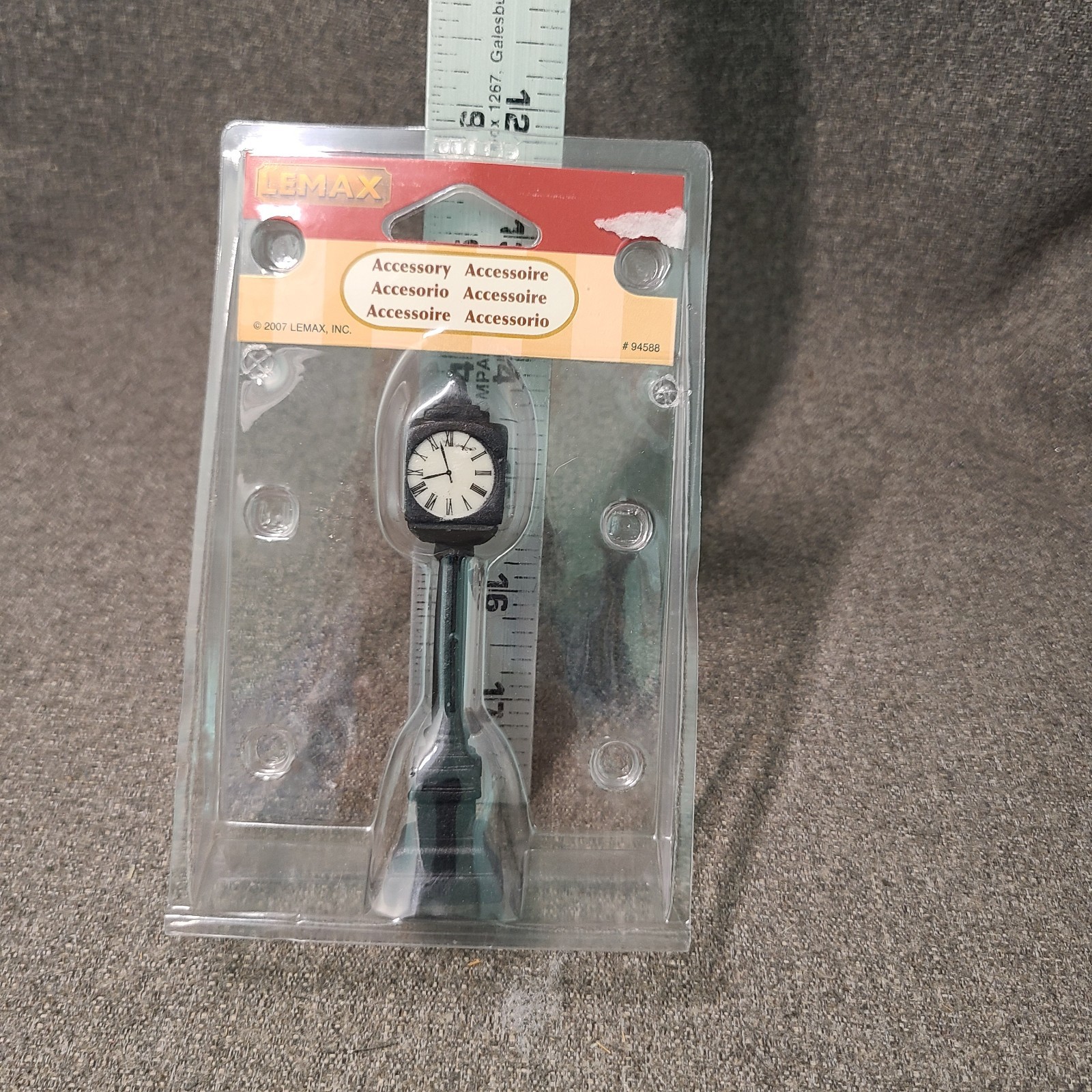 LEMAX STREET CLOCK 74634 VILLAGE FIGURINE ACCESSORY CHRISTMAS