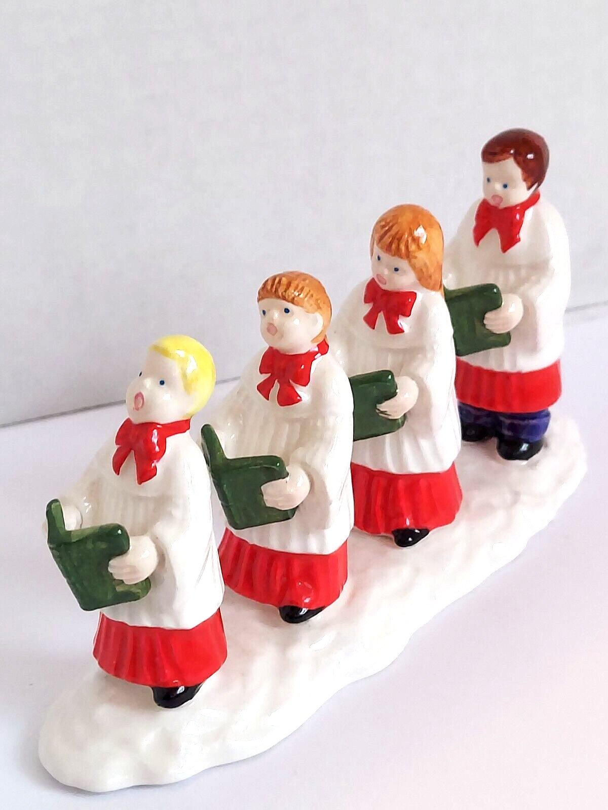 Department 56 Original Snow Village carolers Choir Kids boys all in a row #51470