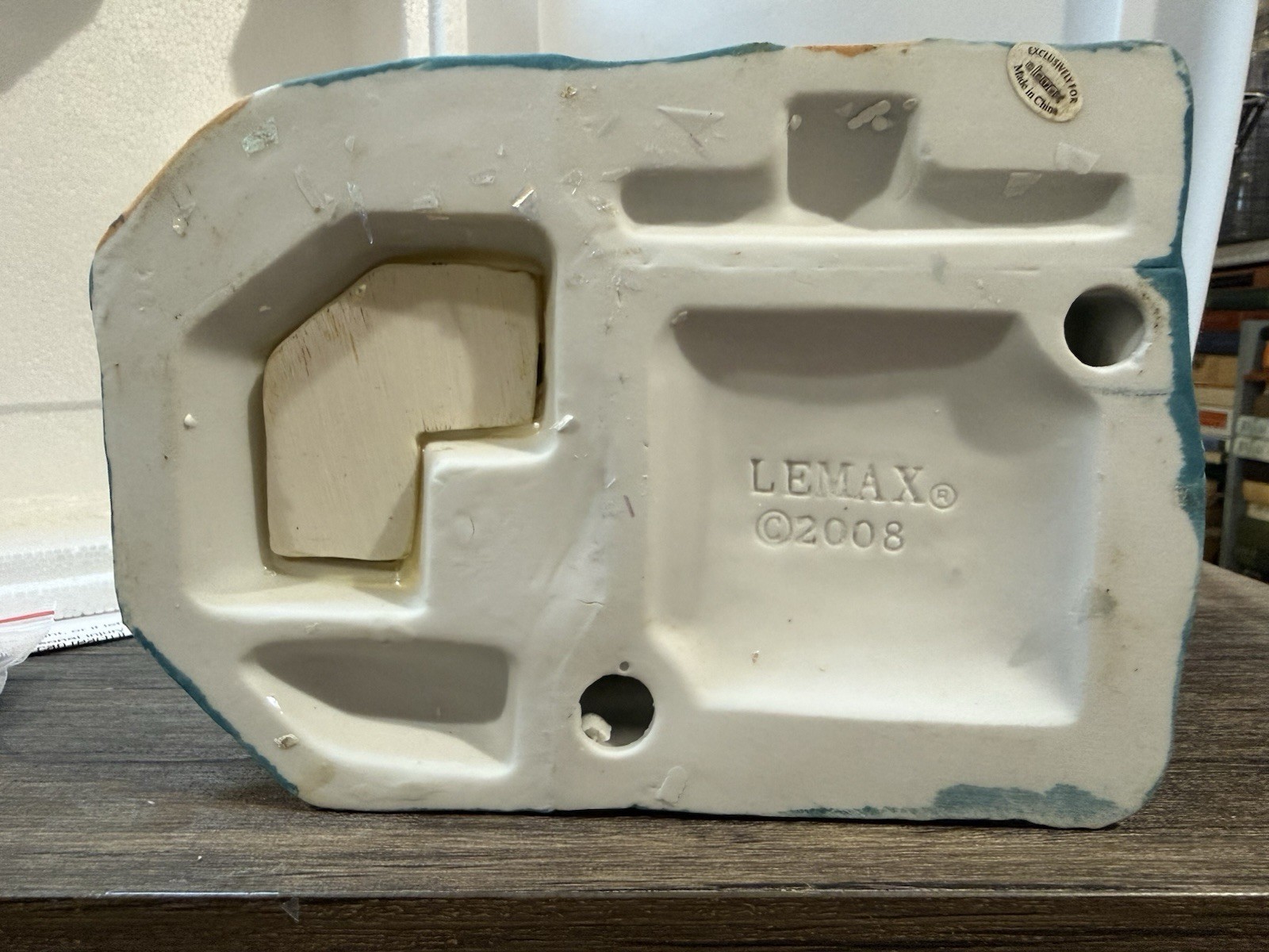 LEMAX Plymouth Corners Rusty Pelican Restaurant Lighted Village Building