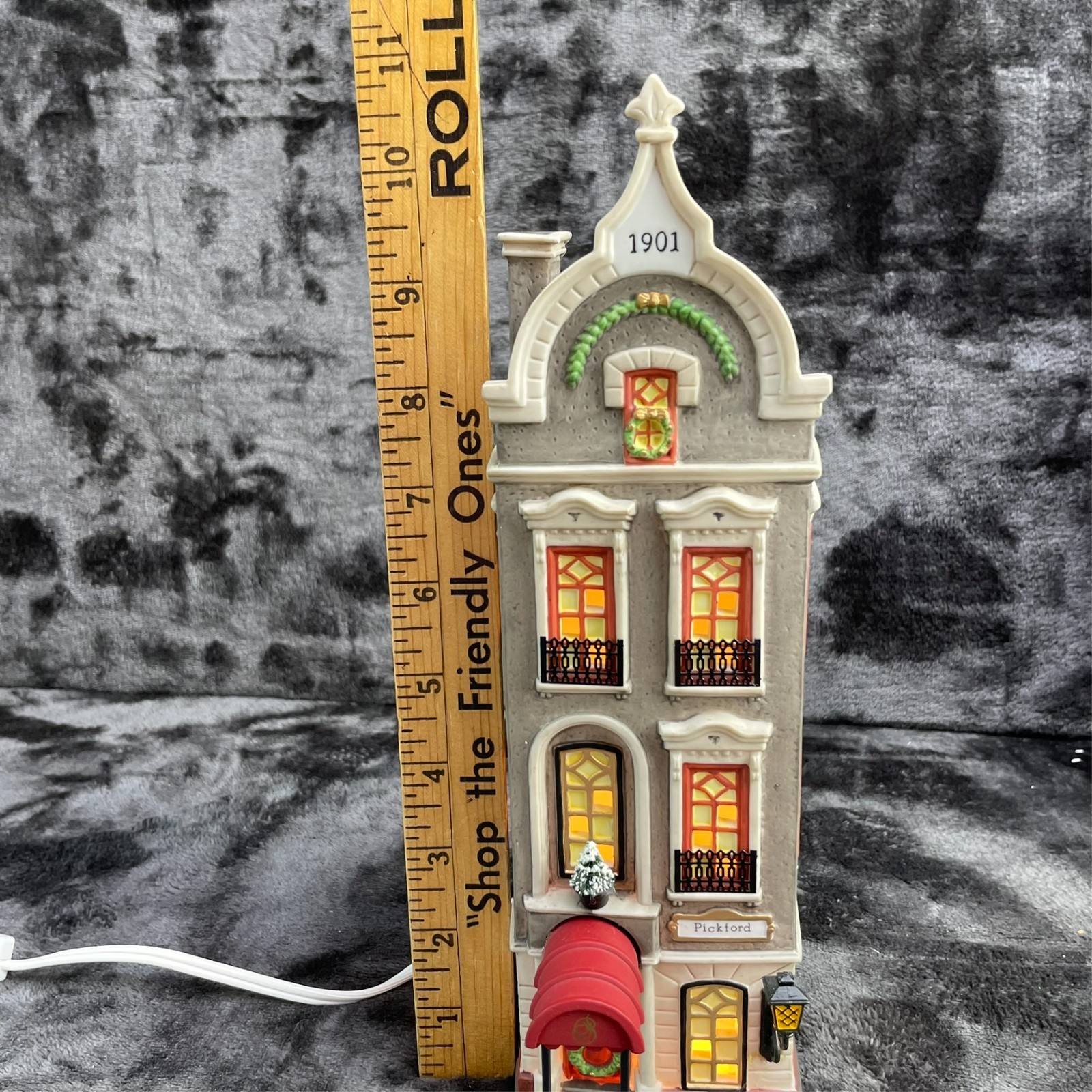 Dept 56 Christmas in the City Series Pickford Place #58877 W/ Box & Light CIB