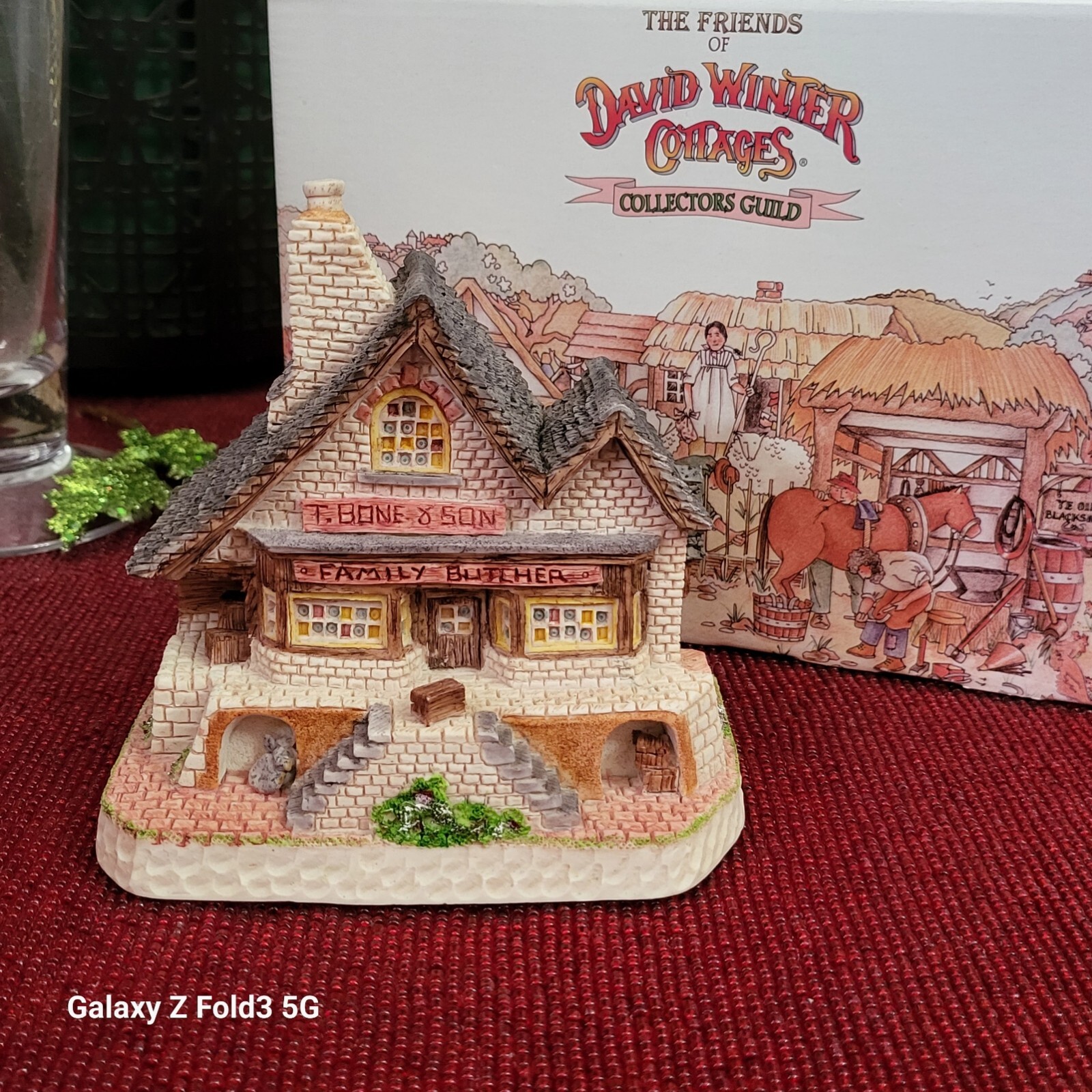 Mr. T. Bone And Son 2004 David Winter Cottage Collection DWF 11 In Original Box