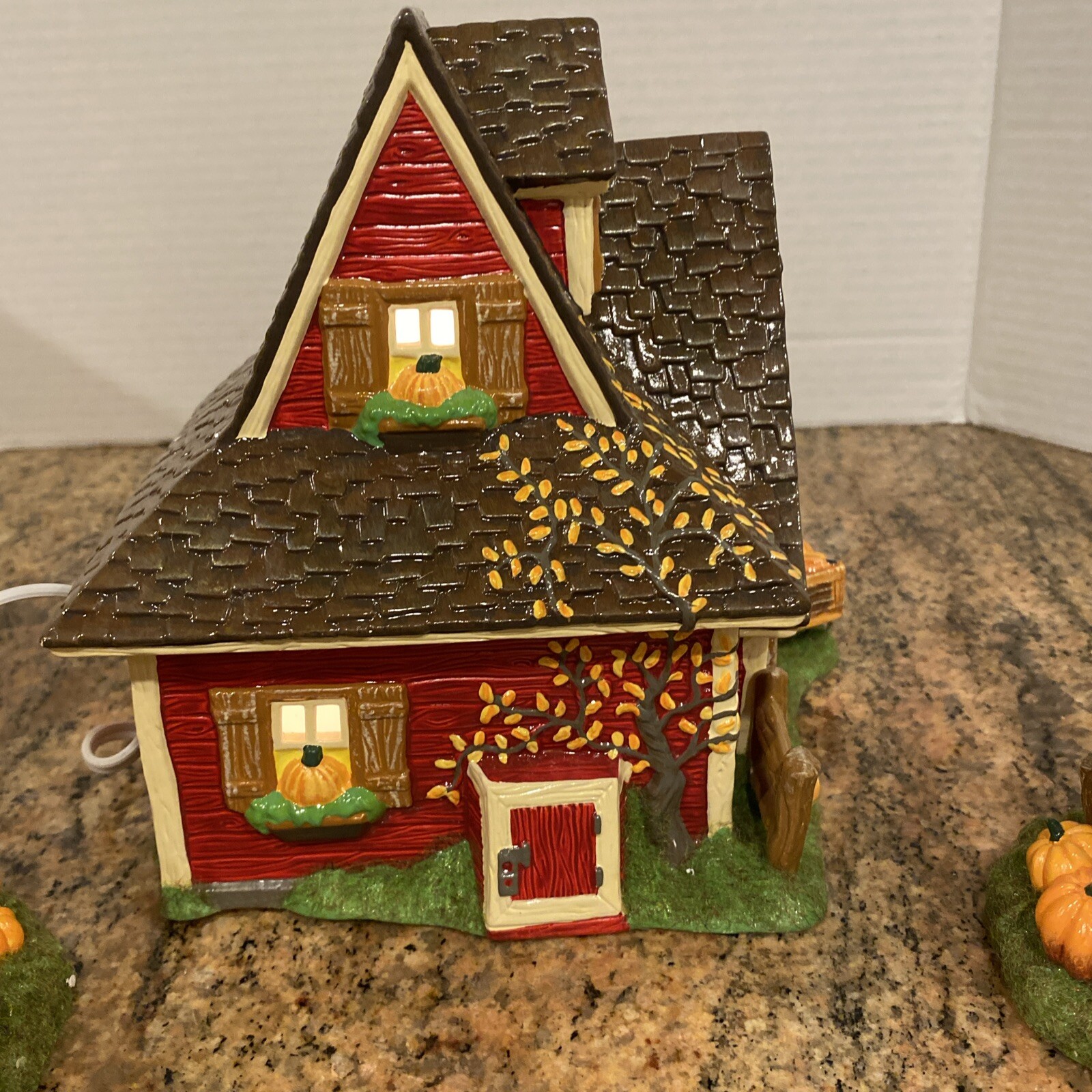 2001 Department 56 Thanksgiving Lighted House Lights Work (Original Candles)