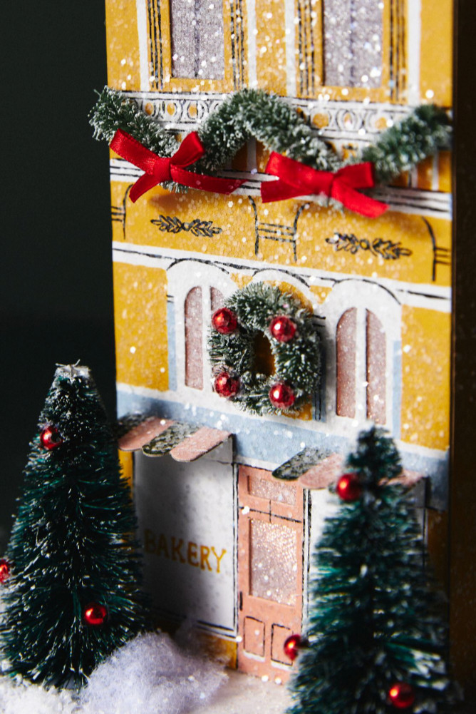 DOES NOT LIGHT UP Anthro George Viv Holiday House Yellow Bakery Emily Taylor