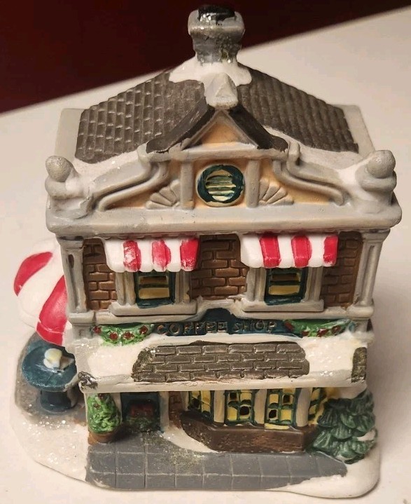 Cobblestone Corners Windham Heights Coffee Shop Christmas Village 2004 Ceramic