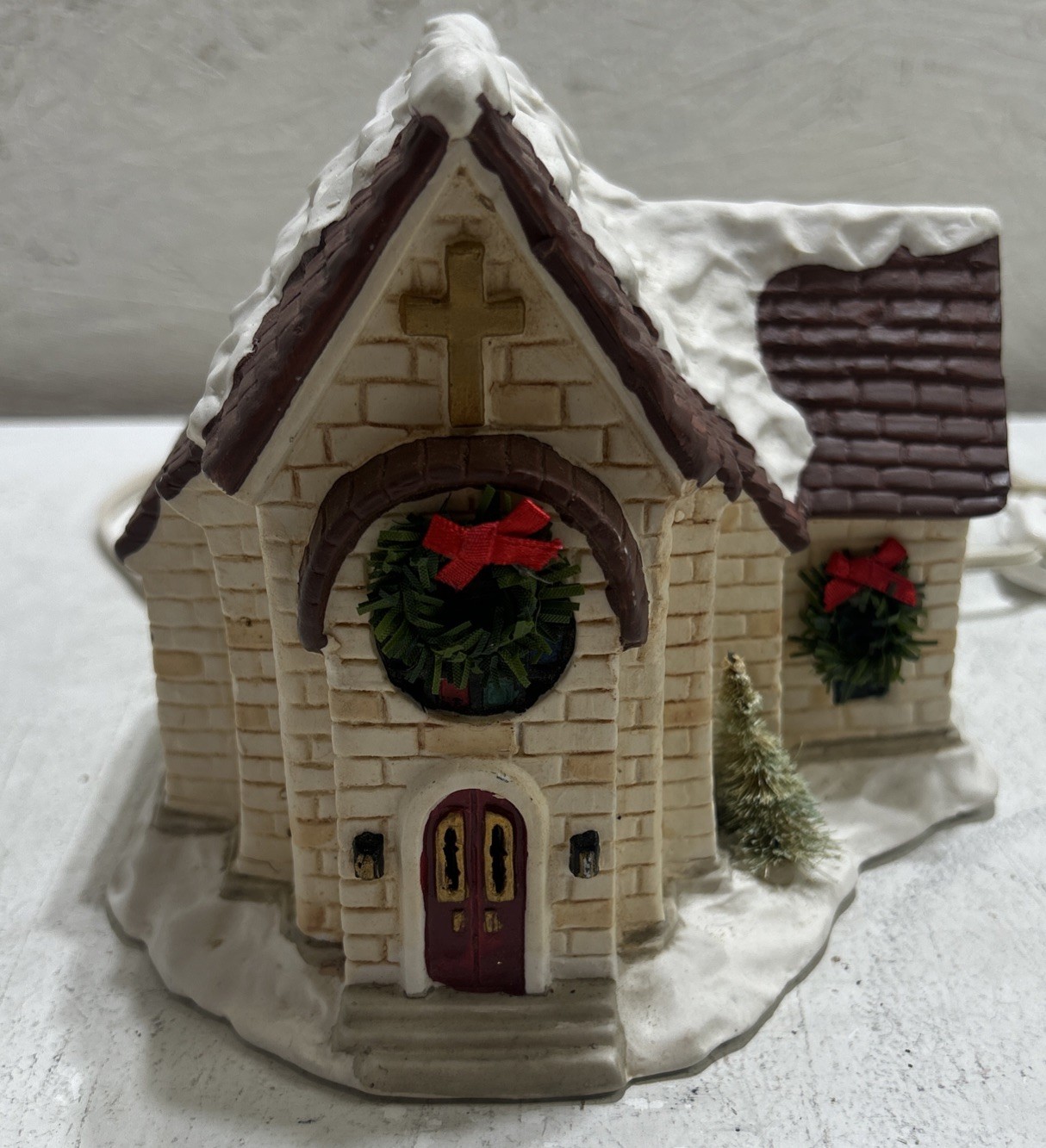 SEASONAL SPECIALTIES 1993 LIGHTED VALLEY “CHURCH” AUTHENTIC CHRISTMAS VILLAGE