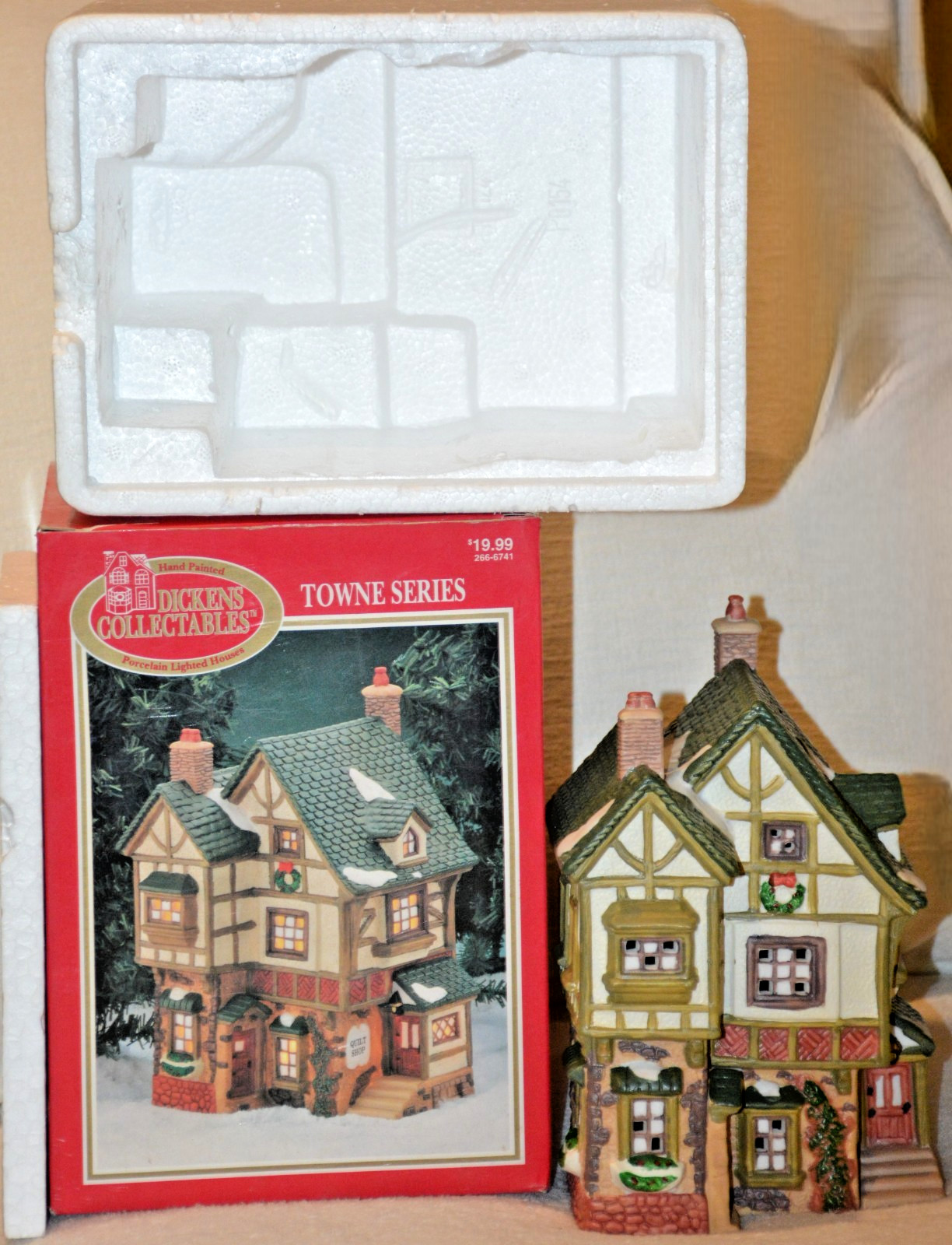 Dickens Collectables Towne Series Quilt Shop Porcelain House 1994 Box 266-6741