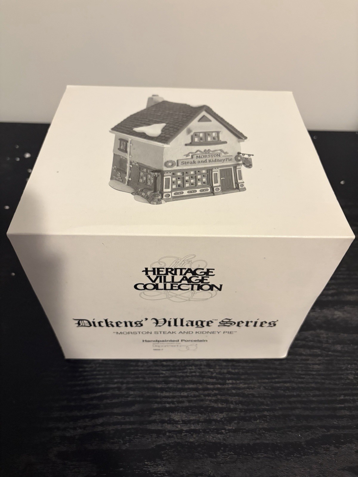 Department 56 Dickens’ Village Series Heritage Village Illuminated Boxed 1990s