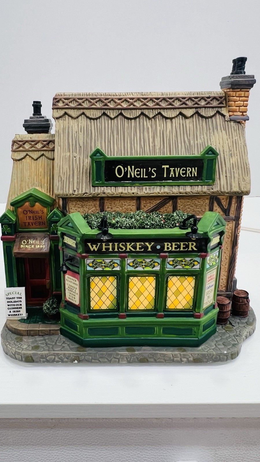 Lemax Caddington Village “0’Neil’s Irish Tavern” Retired 2014 NEW & RARE !