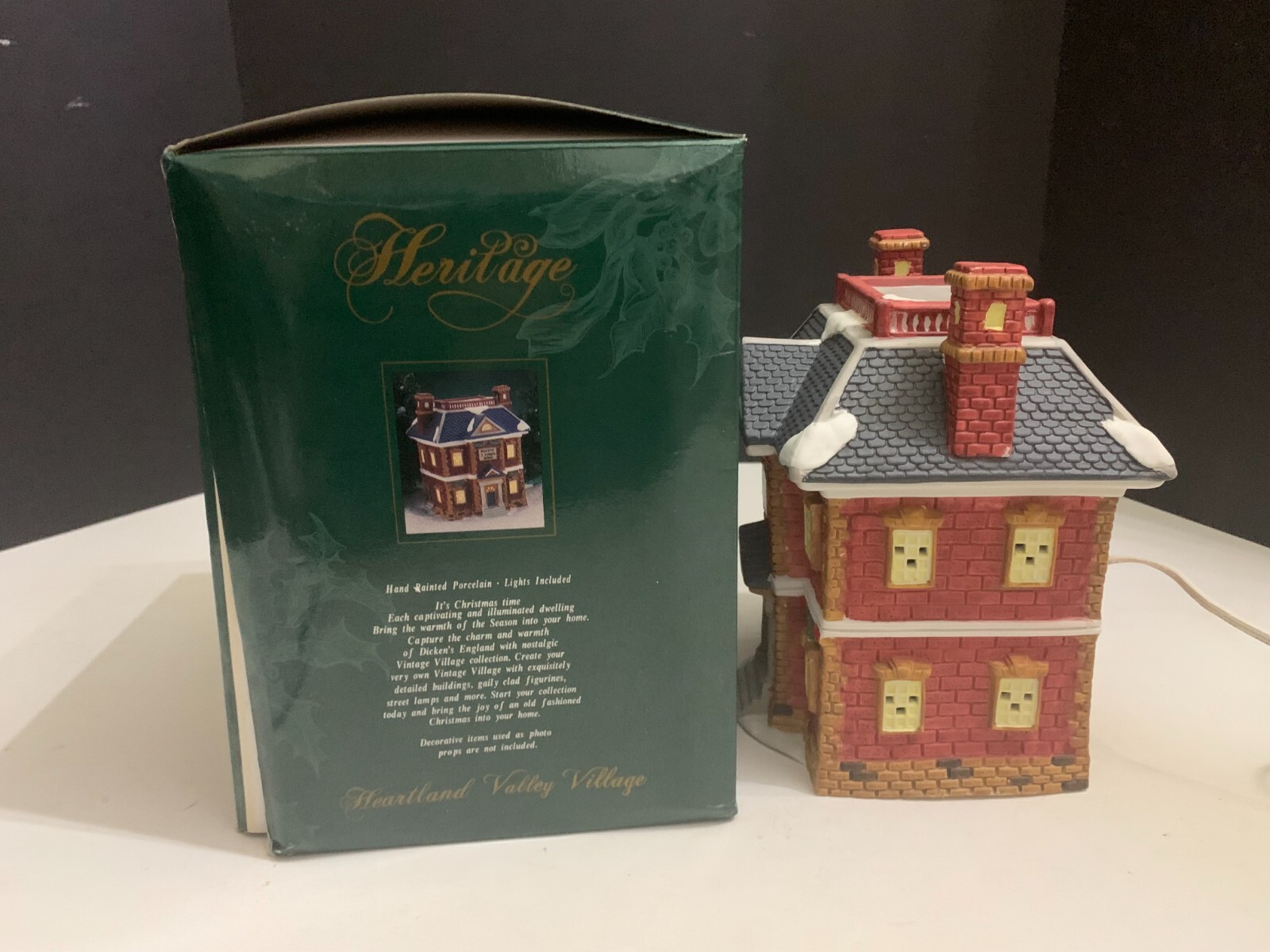 1995 Dickens Keepsake Lighted Boarding & Lodging School with Box