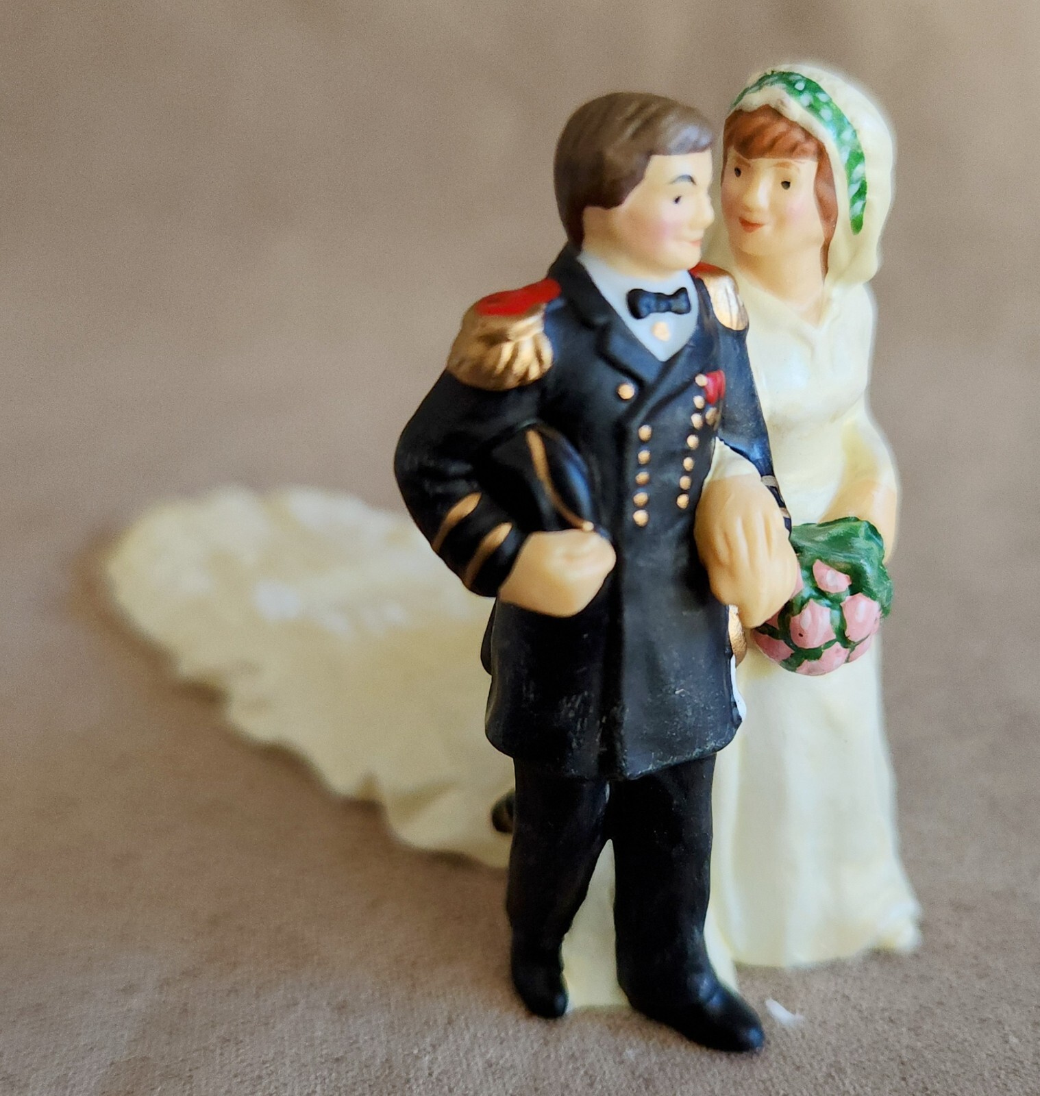 Here Comes The Bride #56300 Sound Of Music Dept56 Alpine Village-BUYER GUARANTEE