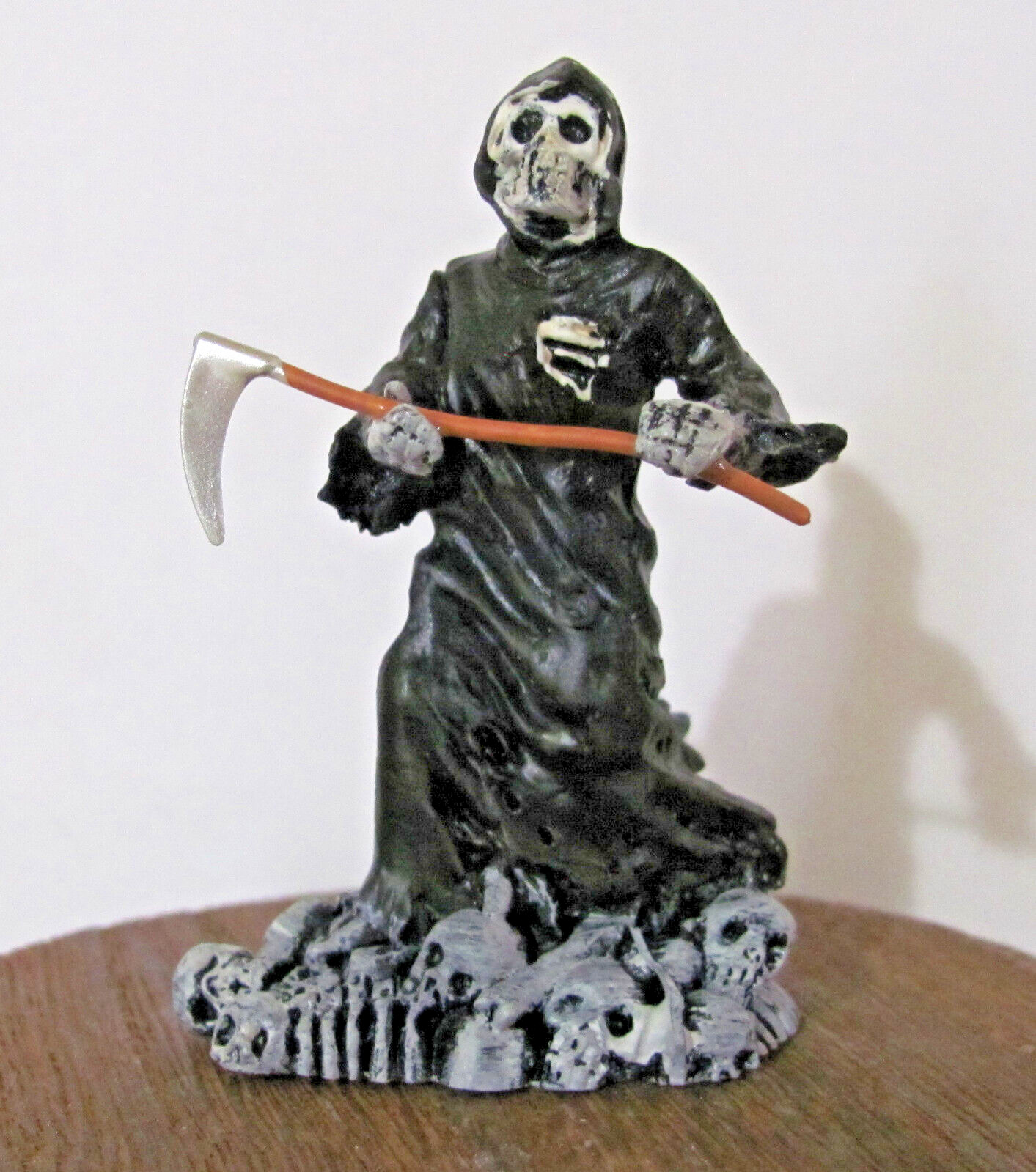 Lemax Spooky Town Figurine – Deadly Grim Reaper #12890