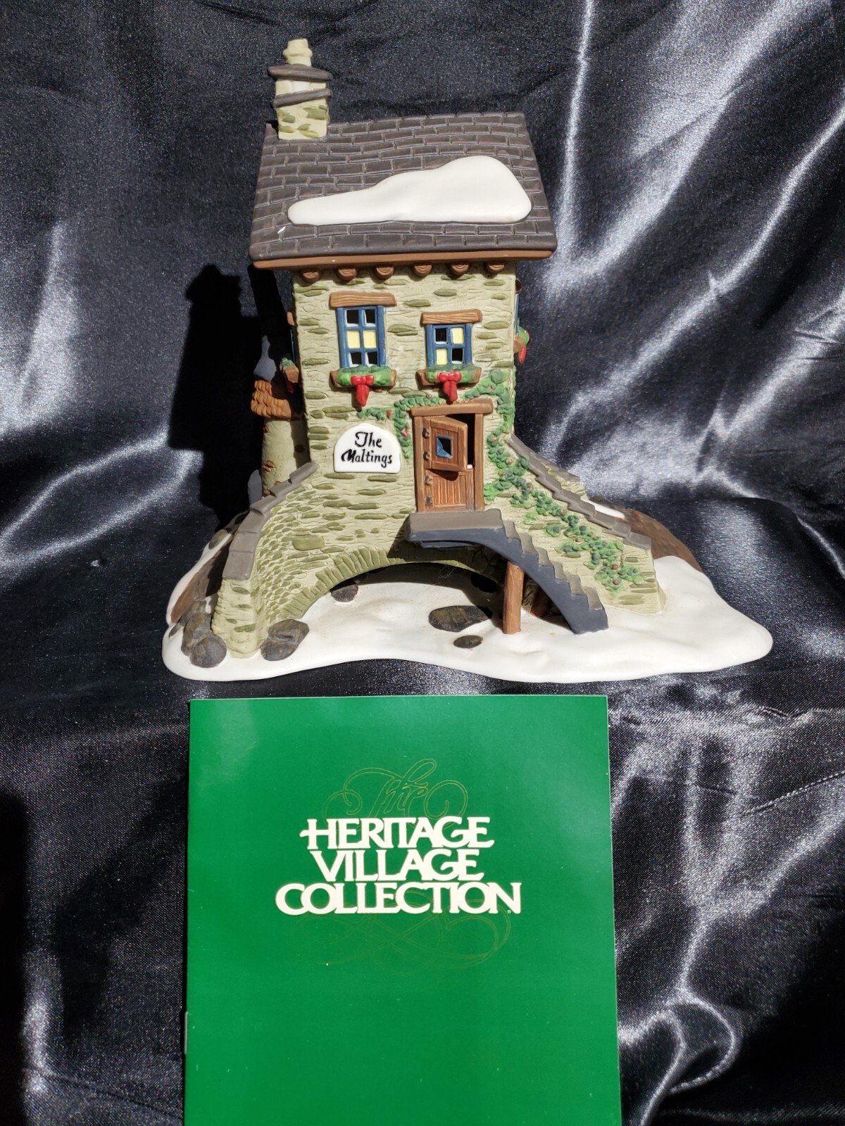 Dept 56 “THE MALTINGS” 5833-5 DICKENS HERITAGE VILLAGE RETIRED w/Box Item #123