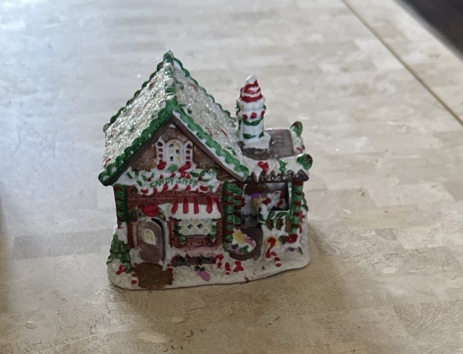 Gingerbread Frost Lane Vintage 2005 Lot Of 4 Christmas Village Gingerbread House