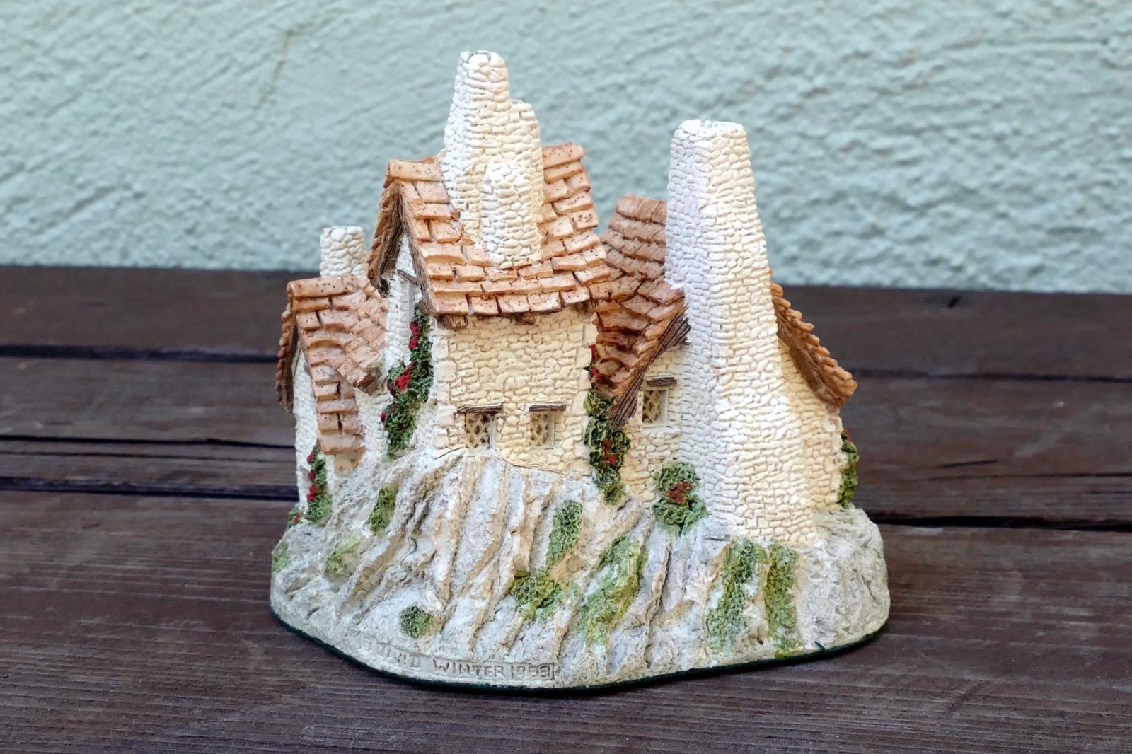 David Winters Cottages Green Dragon Pub 1983 hand painted UK Great Britain