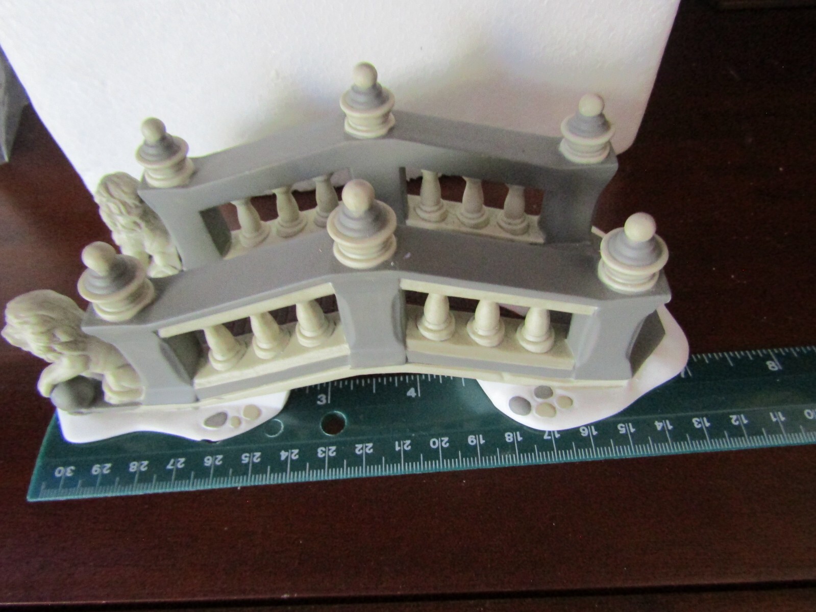 Department 56 The Heritage Village Collection Porcelain”Lionhead Bridge” #5864-5