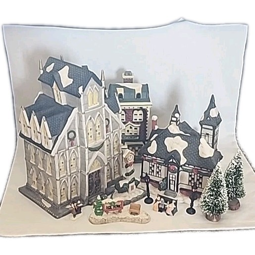 Grandeur Noel Victorian Village Christmas Collectors Edition See Photos