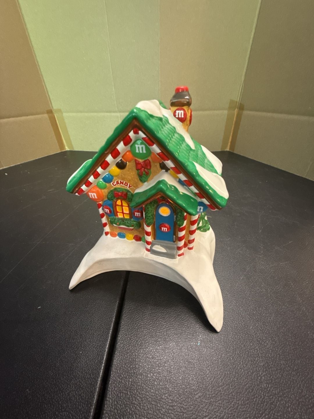 Department 56 M&M’S Candy Store Lighted House (2004)