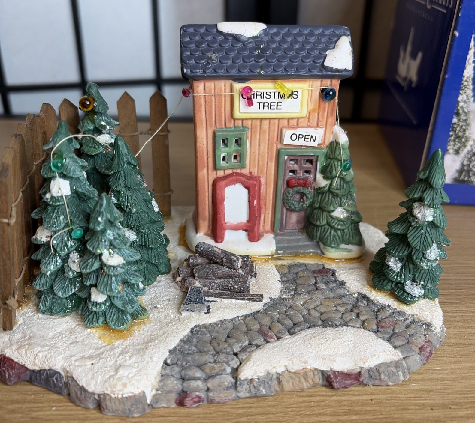 Cobblestone Corners Christmas Village Tree Seller In Original Box. Repaired