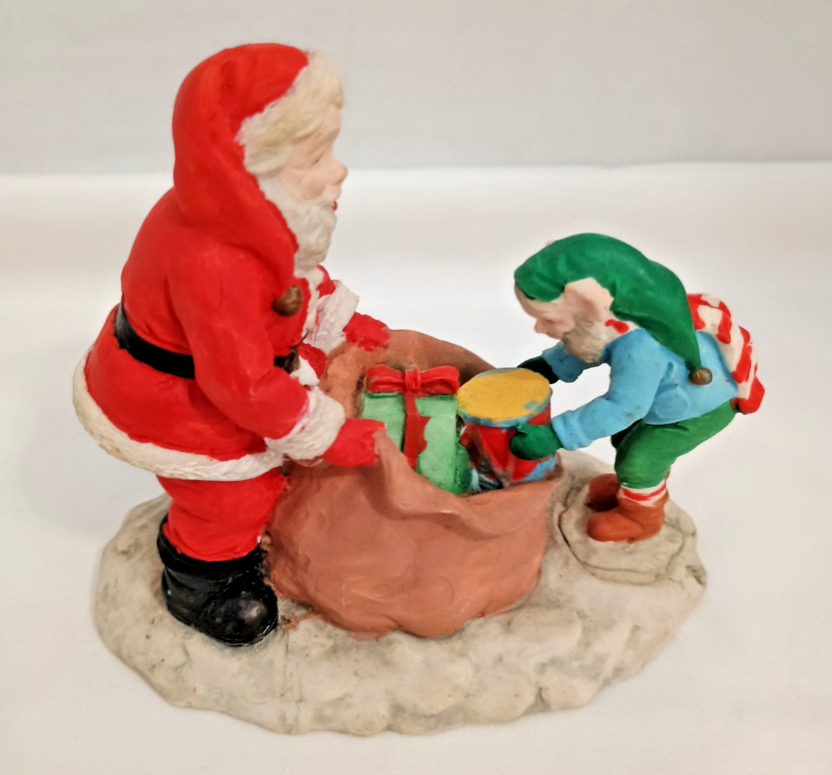Noma Kringle Town Collectable Eff With Santa Claus