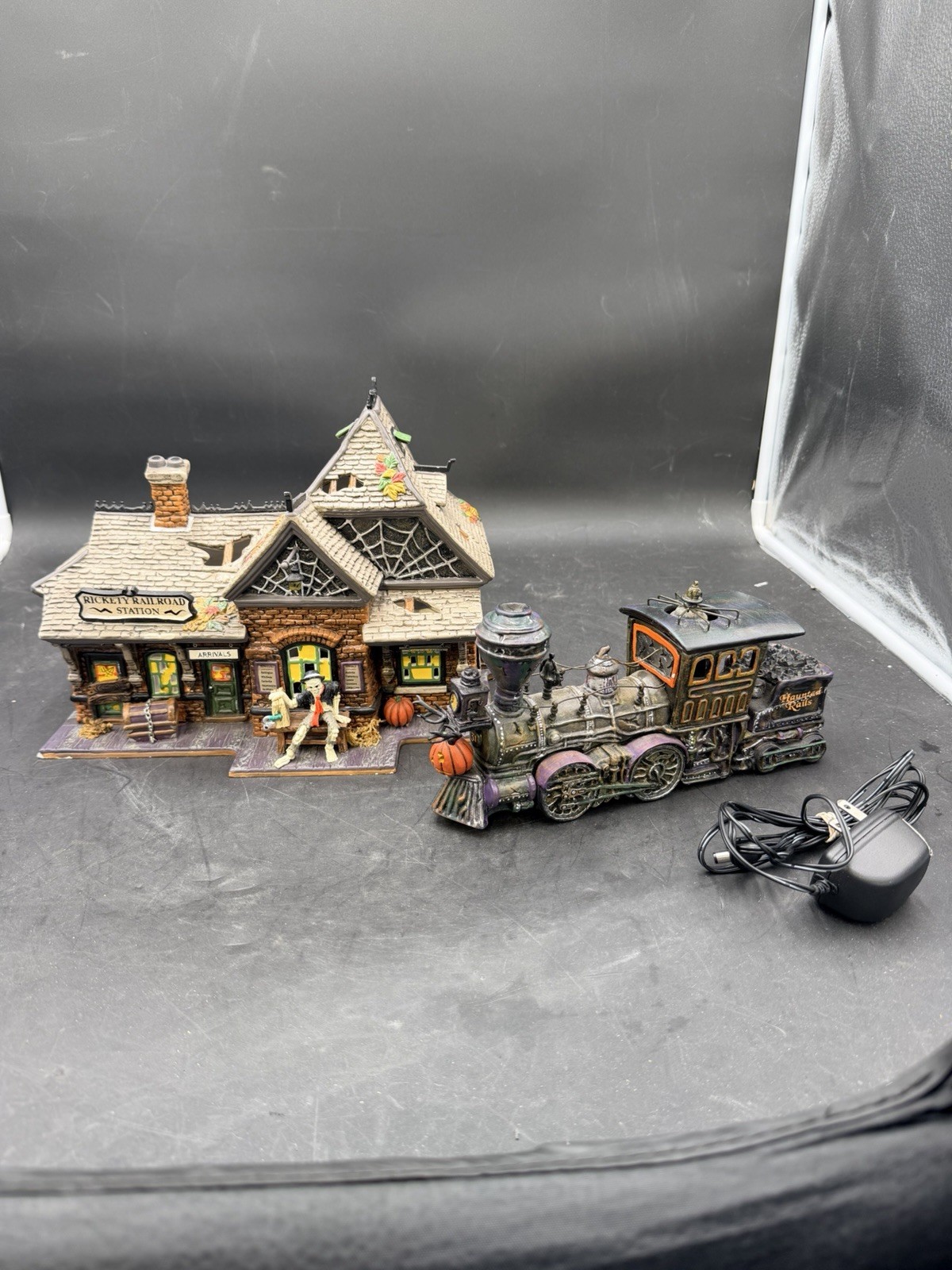 Dept 56 Rickety Railroad Station Engine Coal Car 10th Anniversary No Box