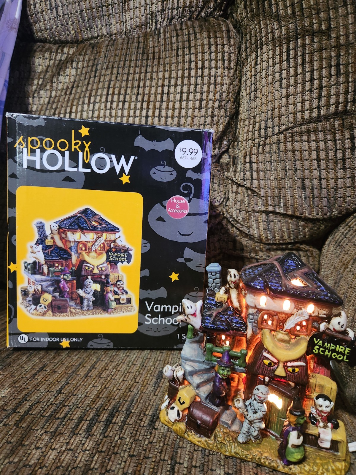 Vintage Spooky Hollow Vampire School Halloween House Lighted 6x5x5″ 2003 Works