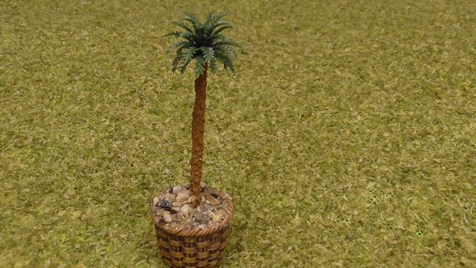 4″ Palm Tree in Ceramic Planter for Dollhouse Fairy Garden Village Display #139
