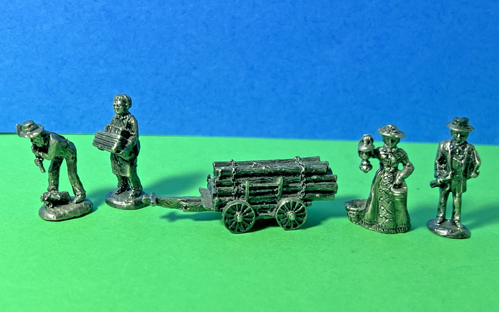 1996 Liberty Falls Miniature Accessory Set Timber Wagon & 4 Figures AH109