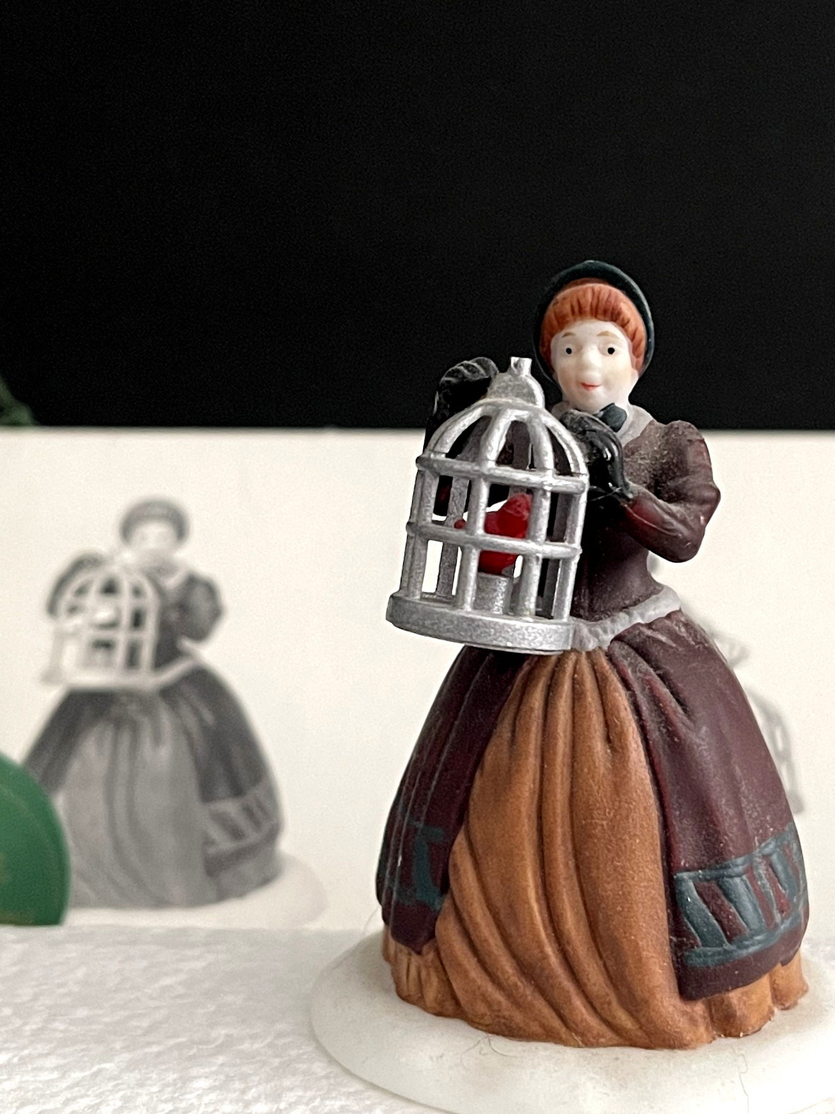 Dept 56 Heritage Village The Bird Seller Set Of 3 Porcelain Figurines in Box
