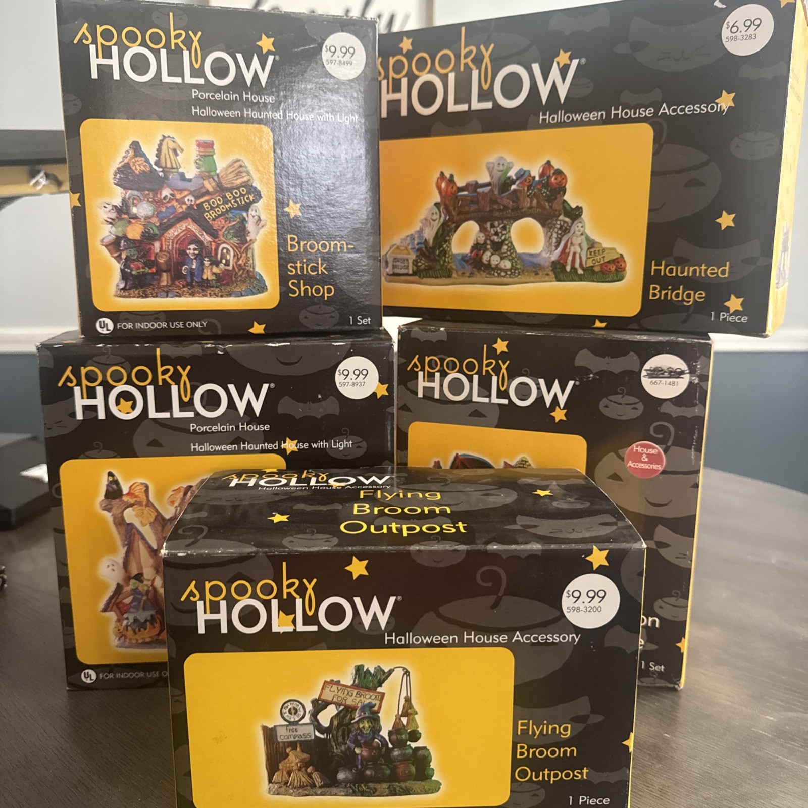 Spooky Hollow Halloween Village Lot of 5 Vintage Haunted House type scenes