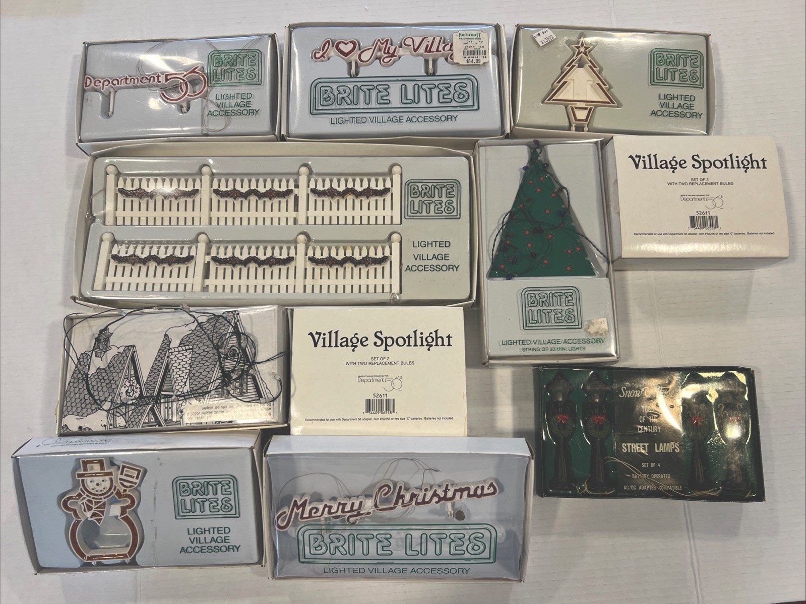 Dept 56 Snow Christmas Village Lot of Lighted Accessories Lot of 11. WORKING