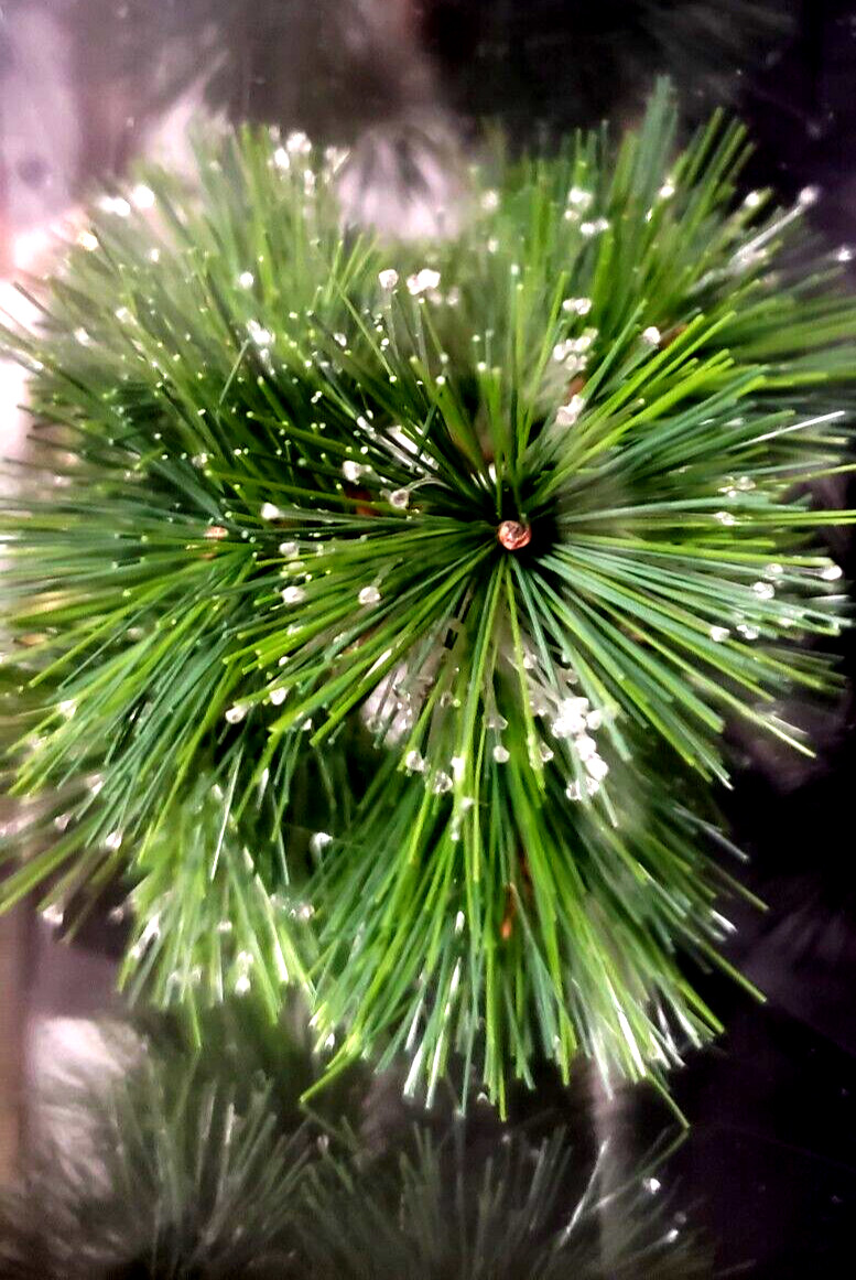 VILLAGE ACCESSORIES Fiber Optic Battery Operated TREE Video 9.5″ x 5″